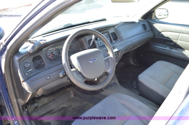 image for item I2756 2011 Ford Crown Victoria Police Interceptor