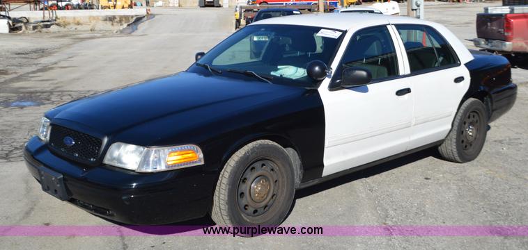 image for item I2757 2011 Ford Crown Victoria Police Interceptor