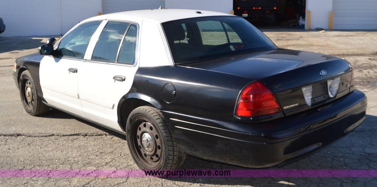 image for item I2757 2011 Ford Crown Victoria Police Interceptor