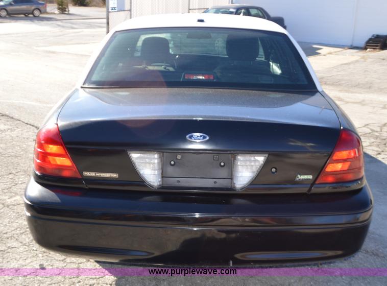 image for item I2757 2011 Ford Crown Victoria Police Interceptor