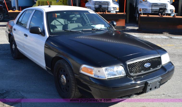 image for item I2757 2011 Ford Crown Victoria Police Interceptor