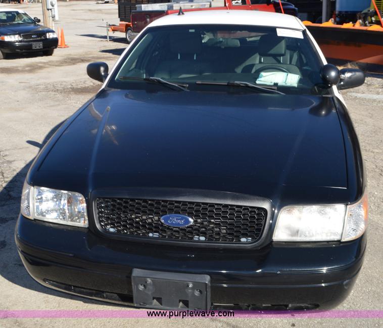 image for item I2757 2011 Ford Crown Victoria Police Interceptor