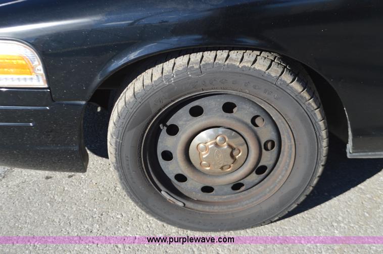 image for item I2757 2011 Ford Crown Victoria Police Interceptor