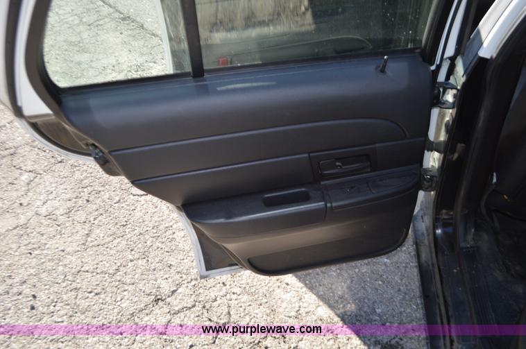 image for item I2757 2011 Ford Crown Victoria Police Interceptor