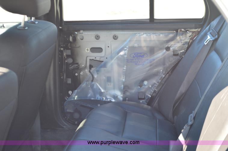 image for item I2757 2011 Ford Crown Victoria Police Interceptor