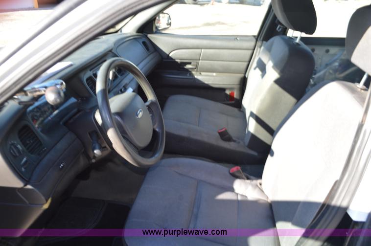 image for item I2757 2011 Ford Crown Victoria Police Interceptor