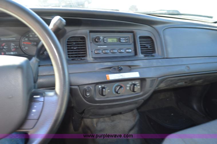 image for item I2757 2011 Ford Crown Victoria Police Interceptor