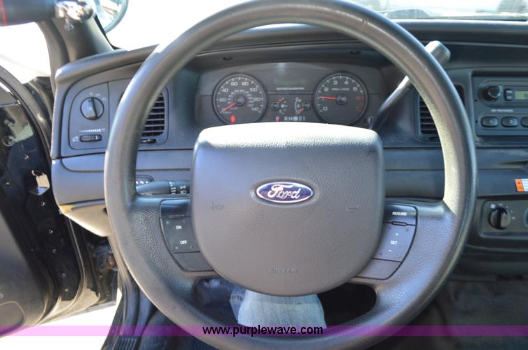 image for item I2757 2011 Ford Crown Victoria Police Interceptor