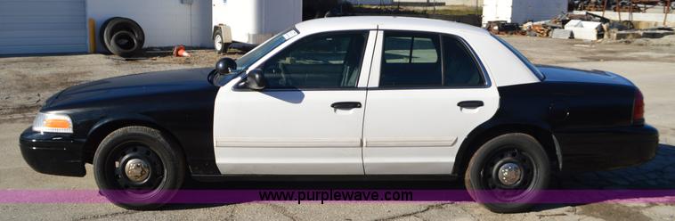 image for item I2758 2011 Ford Crown Victoria Police Interceptor