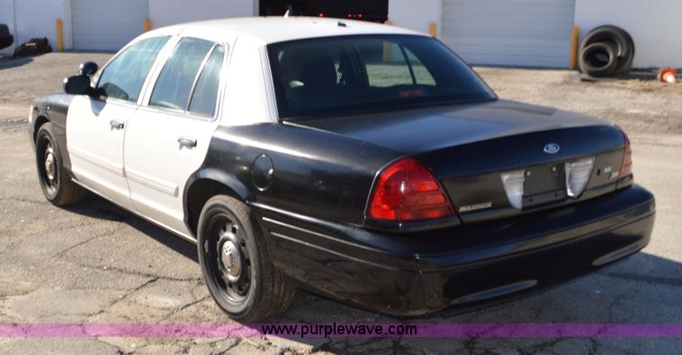 image for item I2758 2011 Ford Crown Victoria Police Interceptor