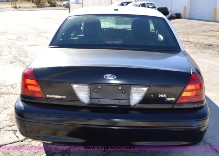 image for item I2758 2011 Ford Crown Victoria Police Interceptor