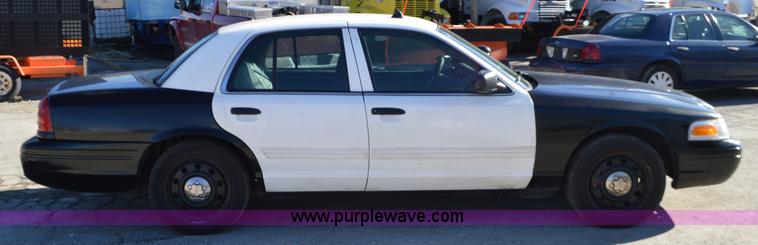 image for item I2758 2011 Ford Crown Victoria Police Interceptor