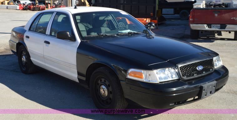 image for item I2758 2011 Ford Crown Victoria Police Interceptor