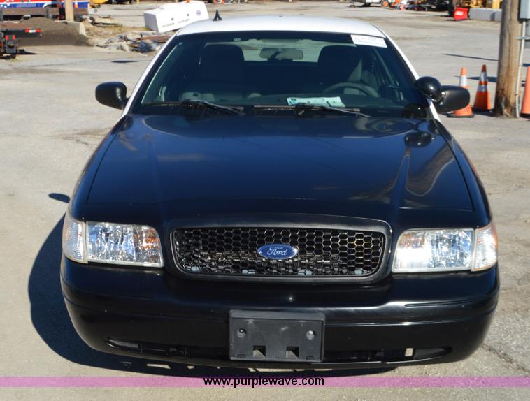 image for item I2758 2011 Ford Crown Victoria Police Interceptor