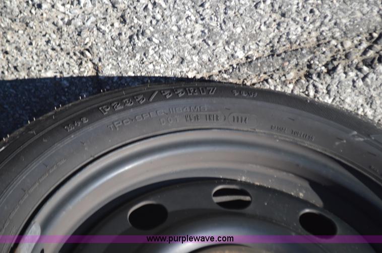 image for item I2758 2011 Ford Crown Victoria Police Interceptor