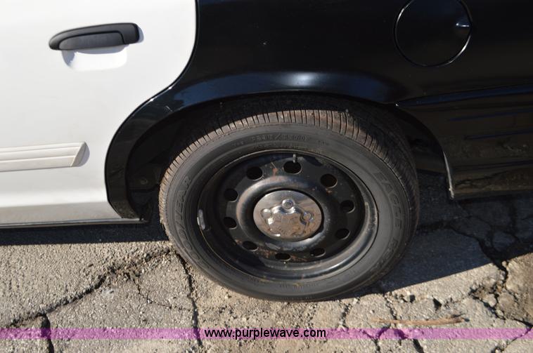 image for item I2758 2011 Ford Crown Victoria Police Interceptor