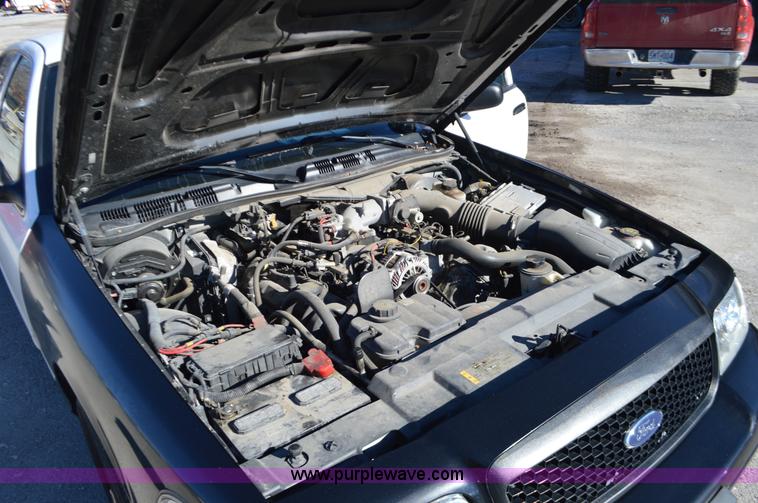 image for item I2758 2011 Ford Crown Victoria Police Interceptor