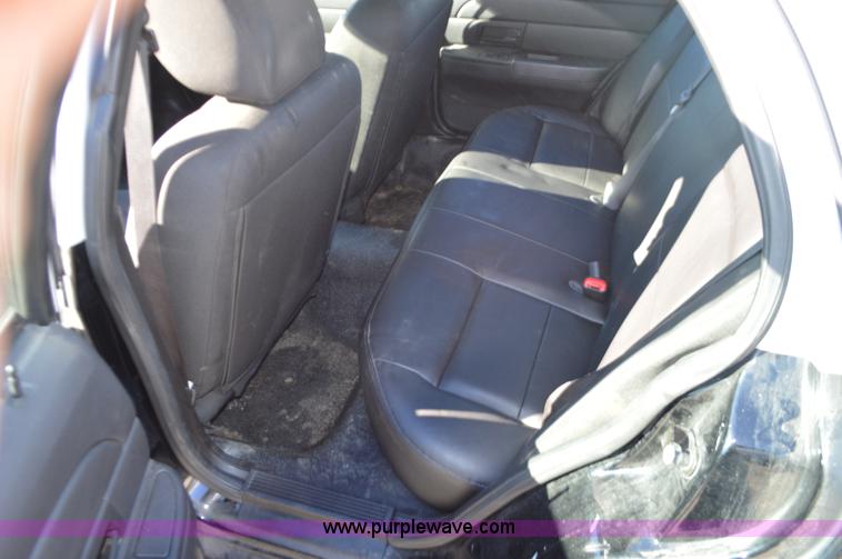 image for item I2758 2011 Ford Crown Victoria Police Interceptor