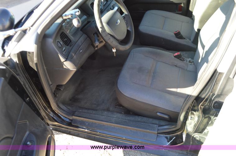 image for item I2758 2011 Ford Crown Victoria Police Interceptor