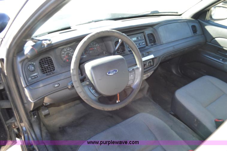 image for item I2758 2011 Ford Crown Victoria Police Interceptor