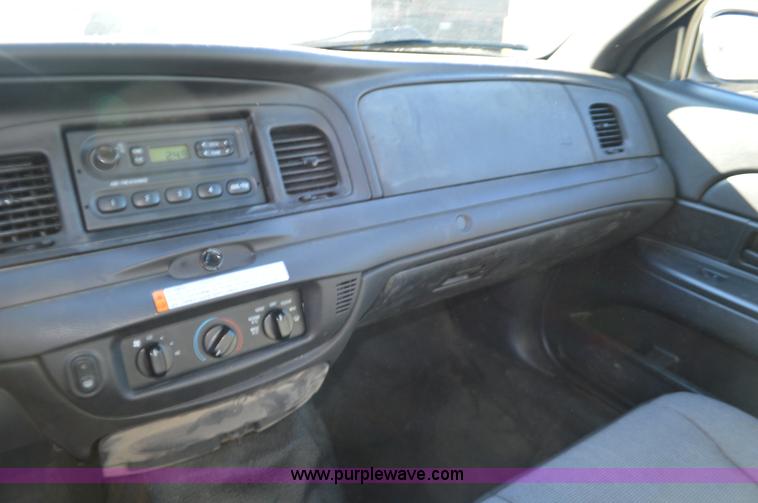image for item I2758 2011 Ford Crown Victoria Police Interceptor