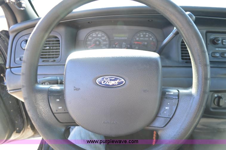 image for item I2758 2011 Ford Crown Victoria Police Interceptor