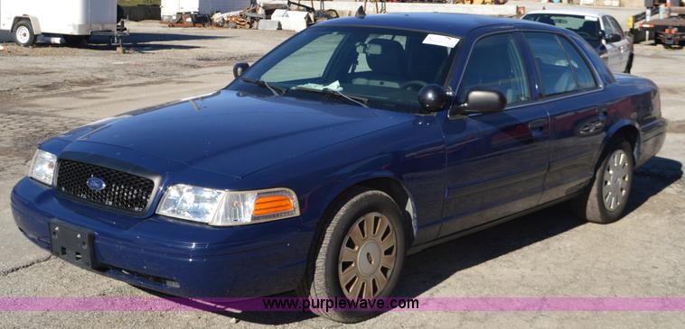 image for item I2759 2011 Ford Crown Victoria Police Interceptor