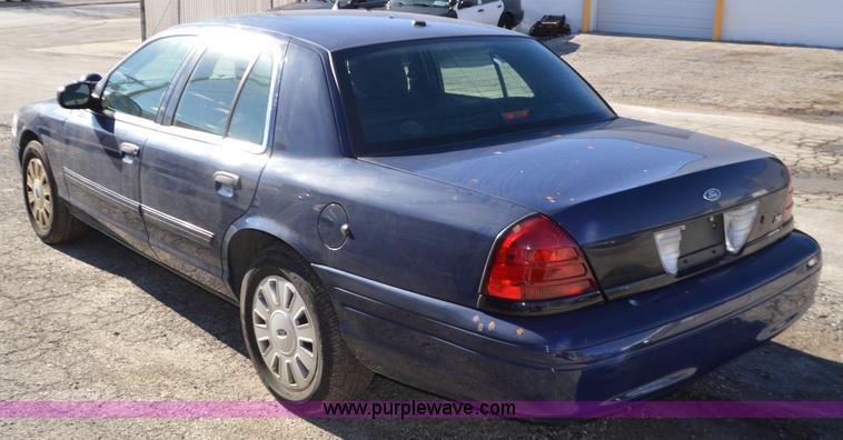 image for item I2759 2011 Ford Crown Victoria Police Interceptor
