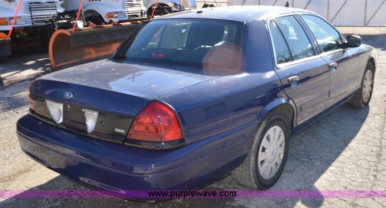 image for item I2759 2011 Ford Crown Victoria Police Interceptor