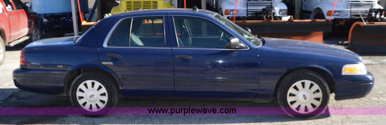 image for item I2759 2011 Ford Crown Victoria Police Interceptor