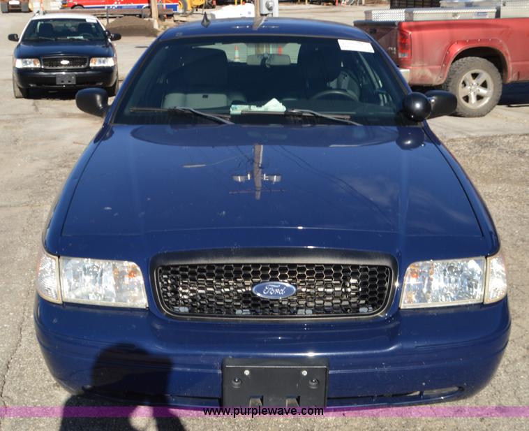 image for item I2759 2011 Ford Crown Victoria Police Interceptor