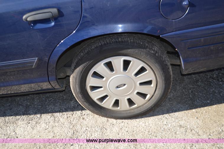 image for item I2759 2011 Ford Crown Victoria Police Interceptor