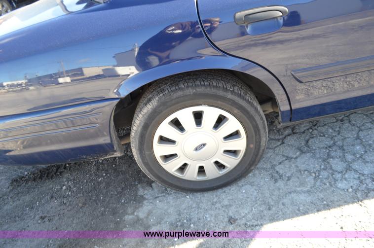 image for item I2759 2011 Ford Crown Victoria Police Interceptor