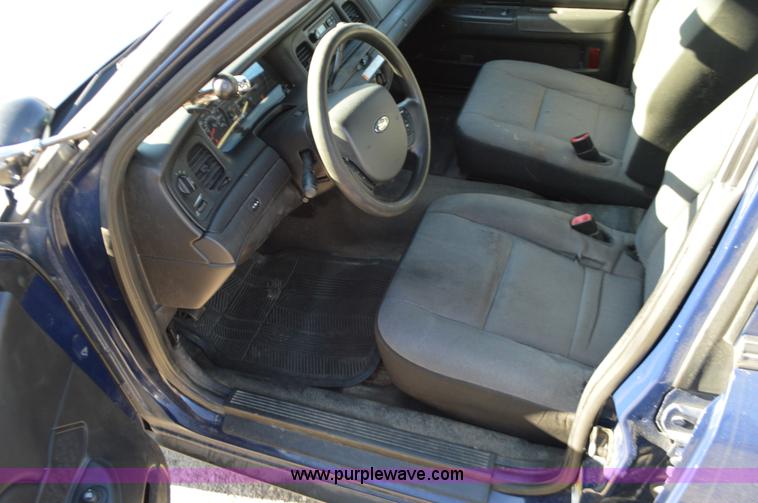 image for item I2759 2011 Ford Crown Victoria Police Interceptor