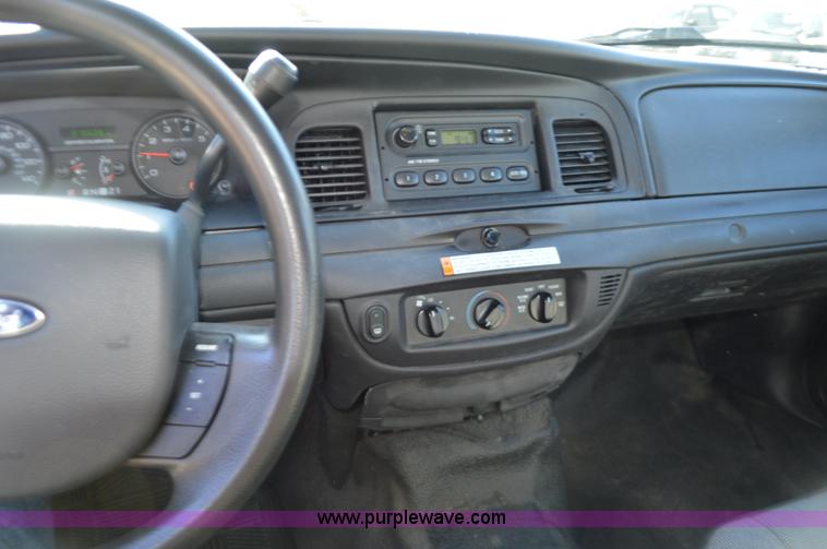 image for item I2759 2011 Ford Crown Victoria Police Interceptor