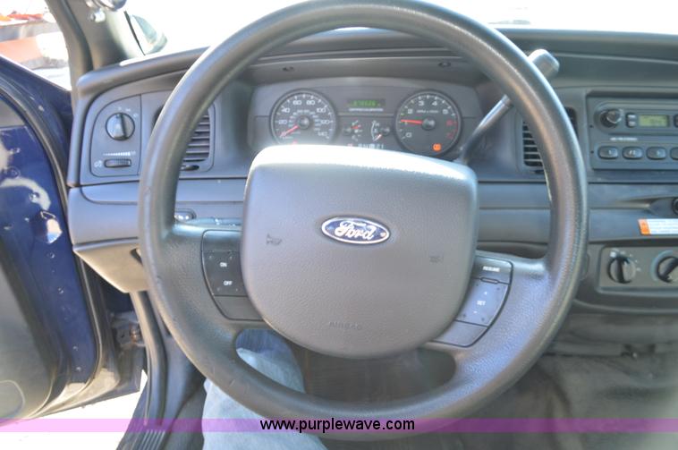 image for item I2759 2011 Ford Crown Victoria Police Interceptor