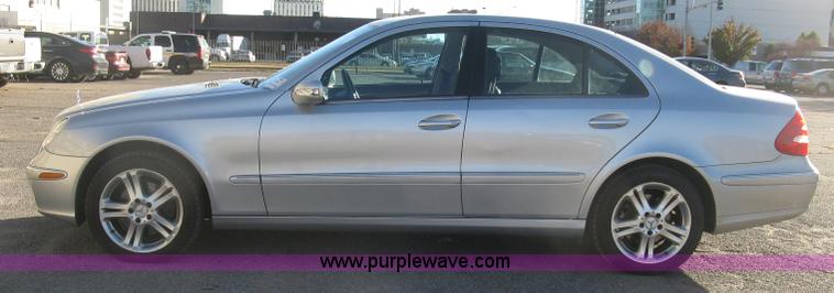 image for item J2985 2006 Mercedes Benz E350 4MATIC
