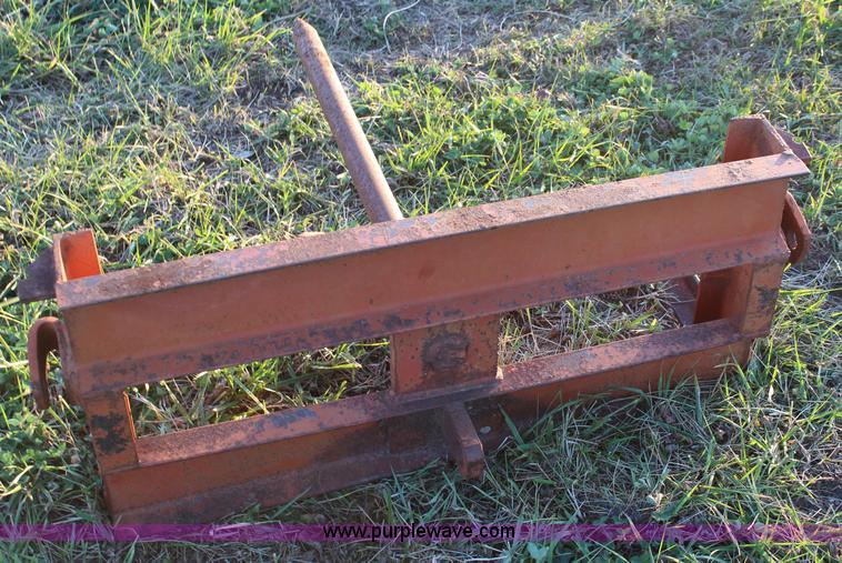 image for item J4532 1971 International 574 tractor