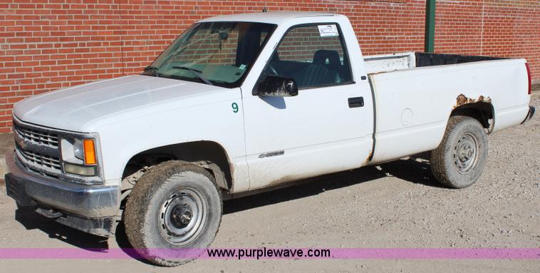 image for item J4537 1998 Chevrolet 1500 pickup truck