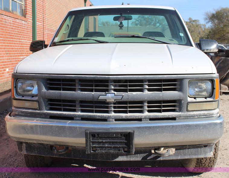image for item J4537 1998 Chevrolet 1500 pickup truck