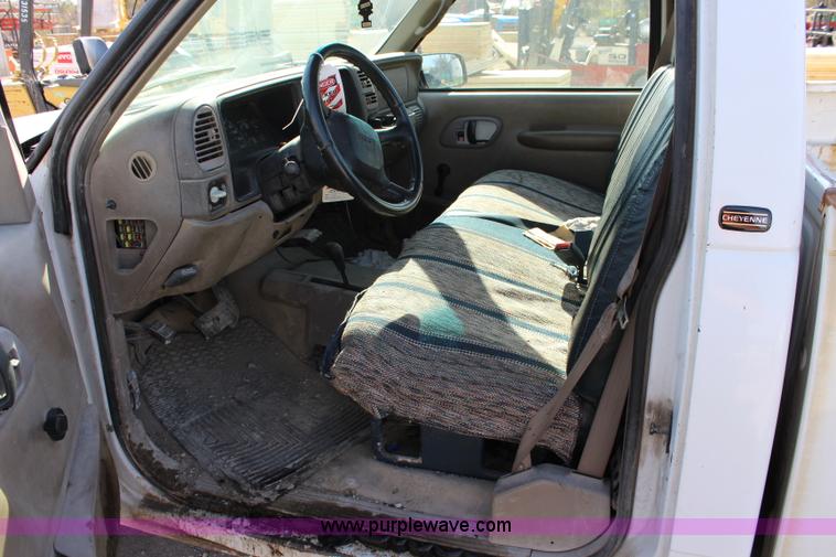 image for item J4537 1998 Chevrolet 1500 pickup truck