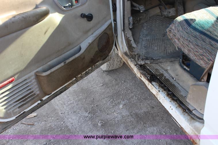 image for item J4537 1998 Chevrolet 1500 pickup truck