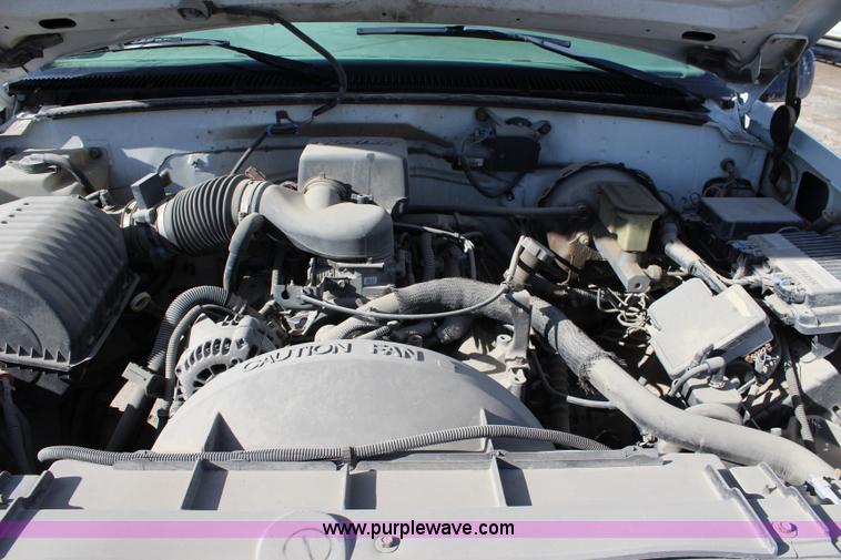 image for item J4537 1998 Chevrolet 1500 pickup truck