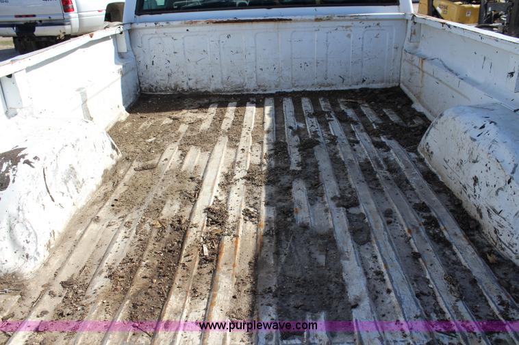 image for item J4537 1998 Chevrolet 1500 pickup truck