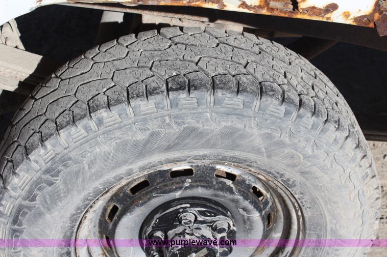 image for item J4537 1998 Chevrolet 1500 pickup truck