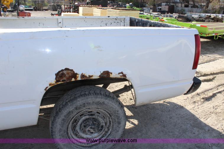 image for item J4537 1998 Chevrolet 1500 pickup truck