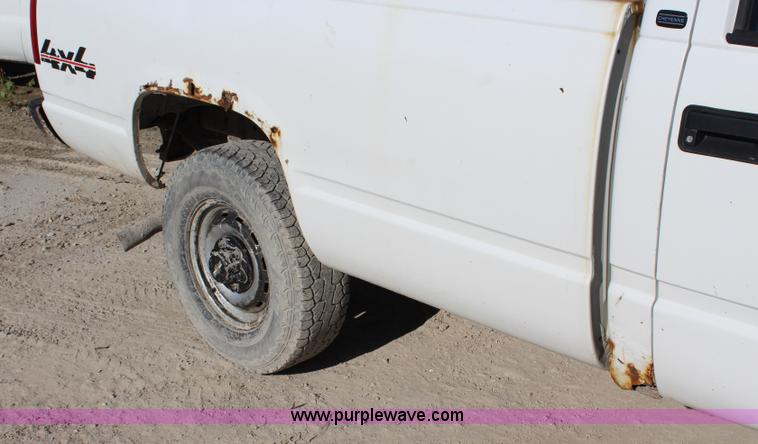 image for item J4537 1998 Chevrolet 1500 pickup truck