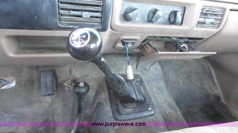 image for item J4549 1996 Ford F250 HD XL pickup truck