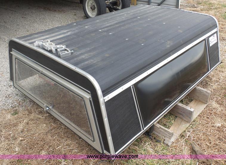 image for item J4553 Pickup truck topper