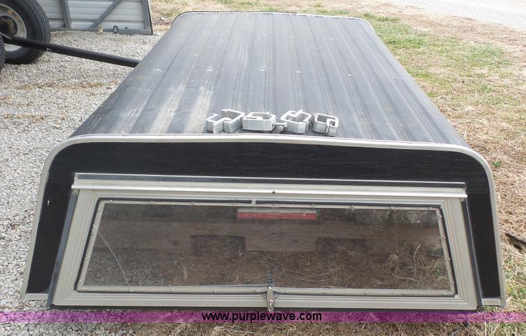 image for item J4553 Pickup truck topper